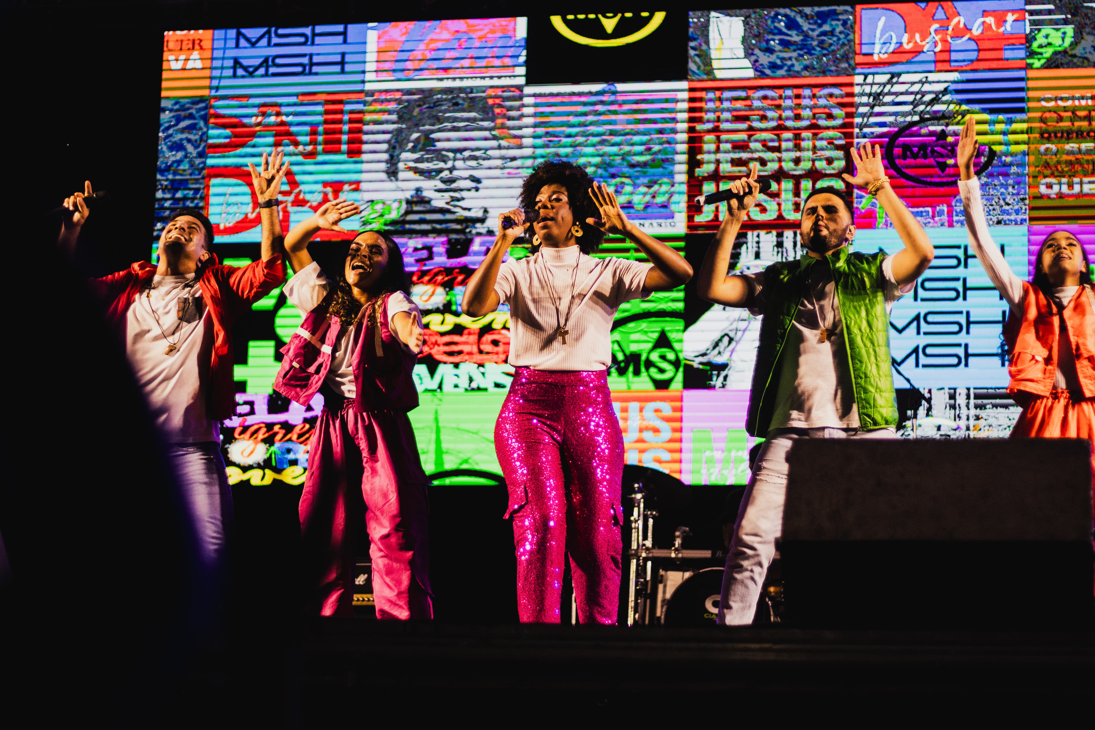 Momento de adoração no Halleluya